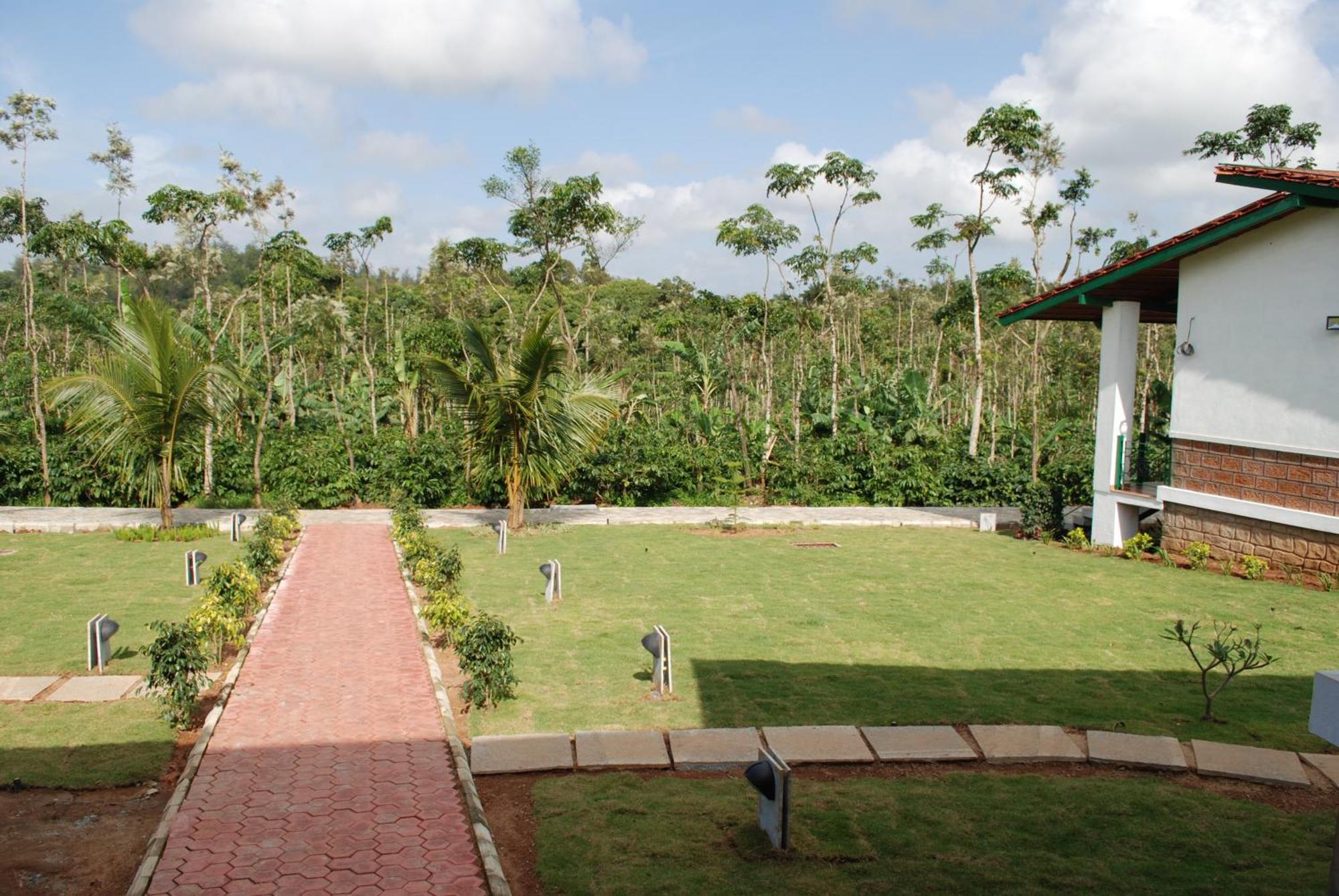 Eka Resort Hassan Exterior photo